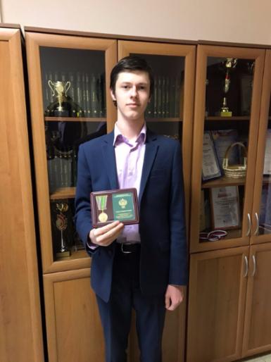 Поздравляем с заслуженной наградой!