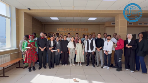 Иностранные студенты подготовительной программы по русскому языку ЦРиМО душевно исполняют русские песни! 