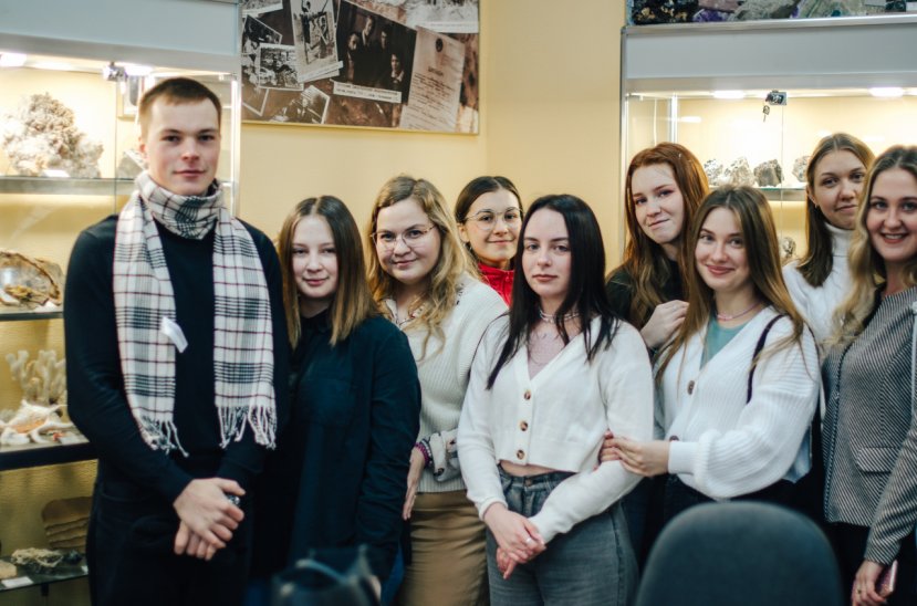 Студенты-биологи побывали в Фонде геологической информации