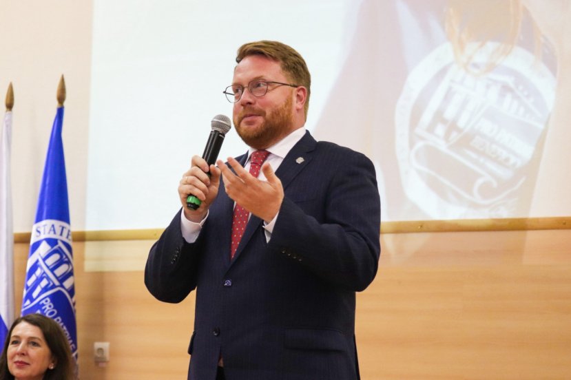 Первые шаги первокурсников ИвГУ: новые открытия и море эмоций! 