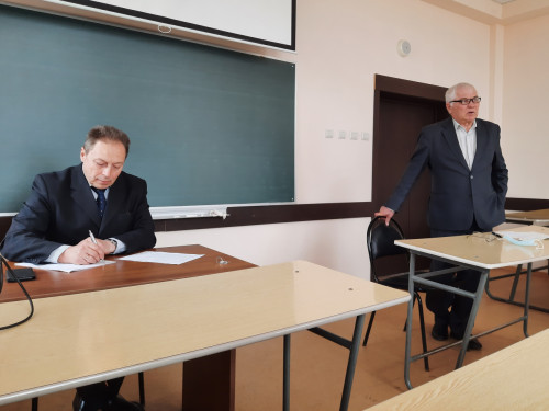 От абсурда и черной клоунады до проблем реминисценций в художественном тексте