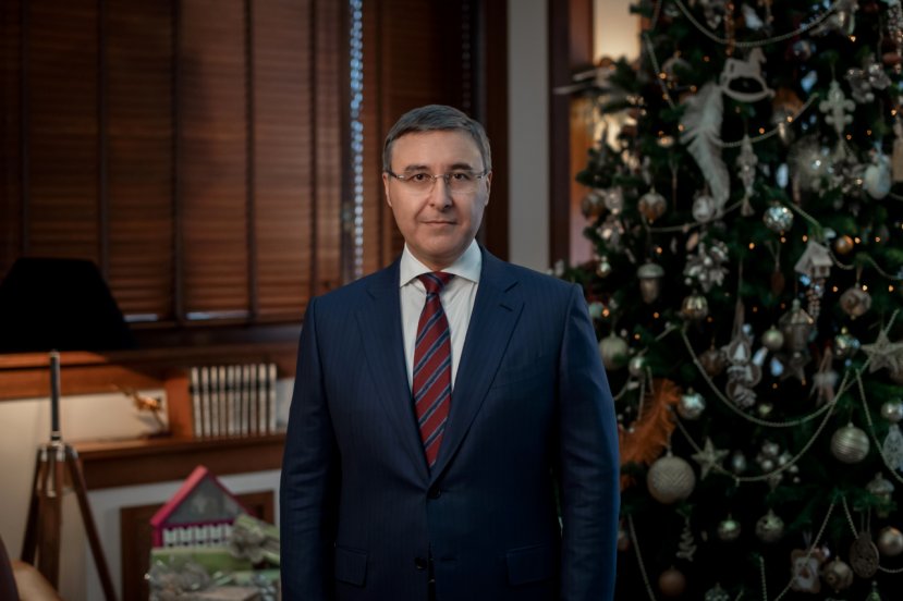 Министр науки и высшего образования РФ Валерий Фальков поздравляет с наступающим Новым годом