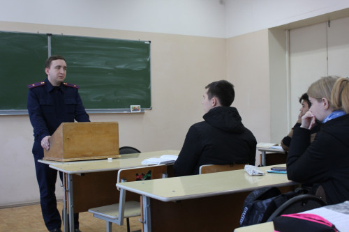 Совет следователя В.Н. Разгуляева первокурсникам юридического факультета ИвГУ: «Берегите честь смолоду»!