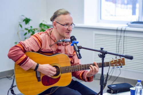 “Dreams of Love and Joy” in the “Laboratory of Meanings”