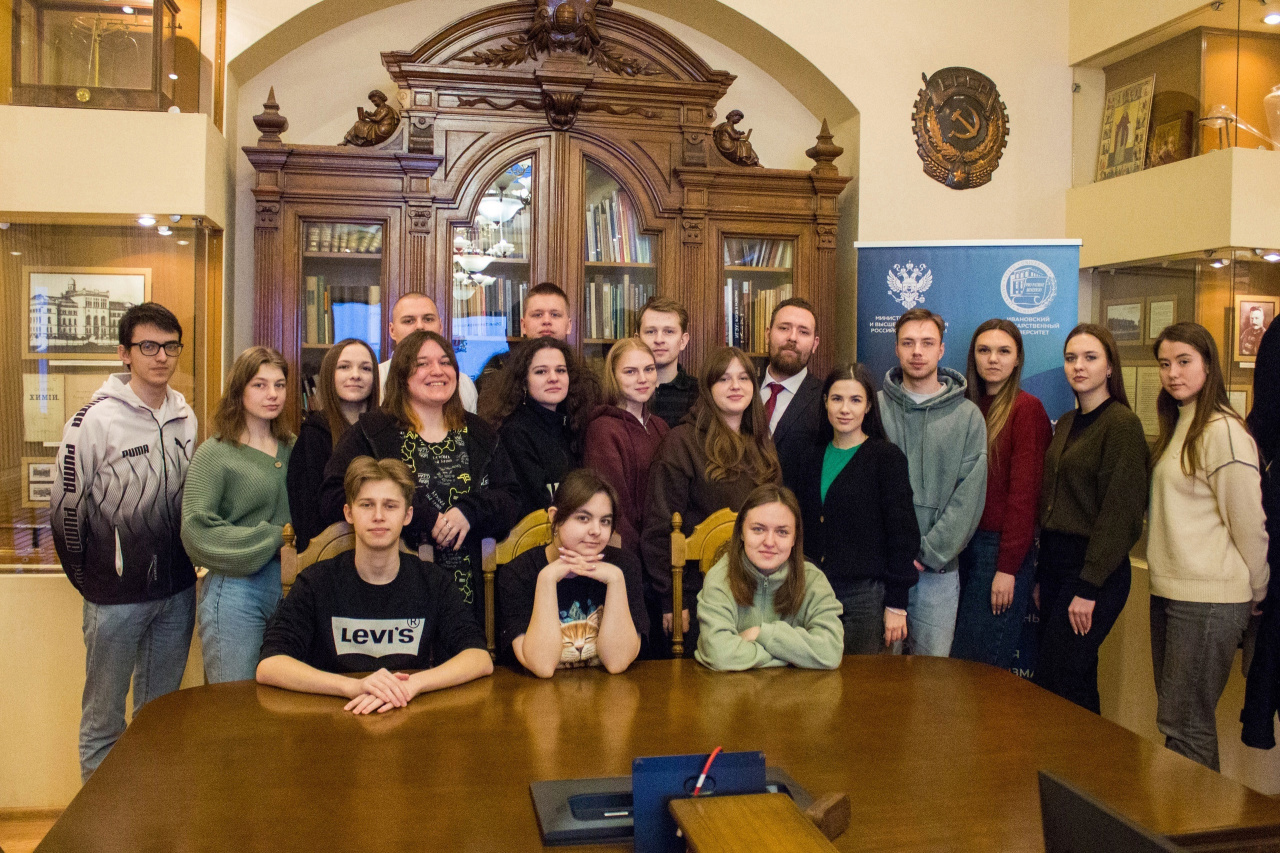 Общественное обсуждение по присвоению аэропорту «Иваново» имени выдающегося соотечественника продолжается