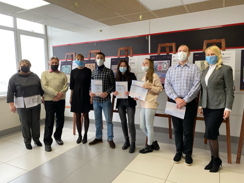 Вручение дипломов в Институте социально-экономических наук