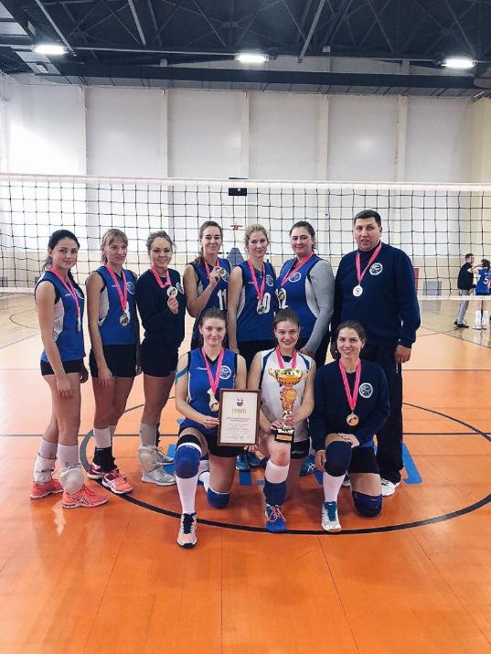 Поздравляем женскую команду ИвГУ по волейболу с победой!