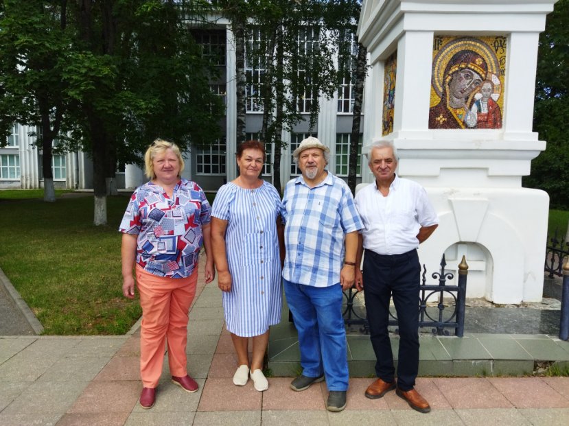 Экскурсионный август