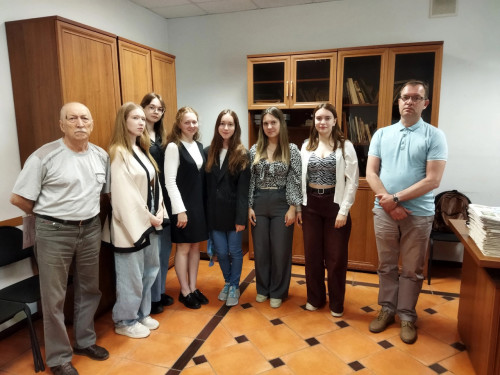 Нескучная учебная практика со студентами-журналистами 1-го курса началась с посещения редакции "Ивановской газеты".