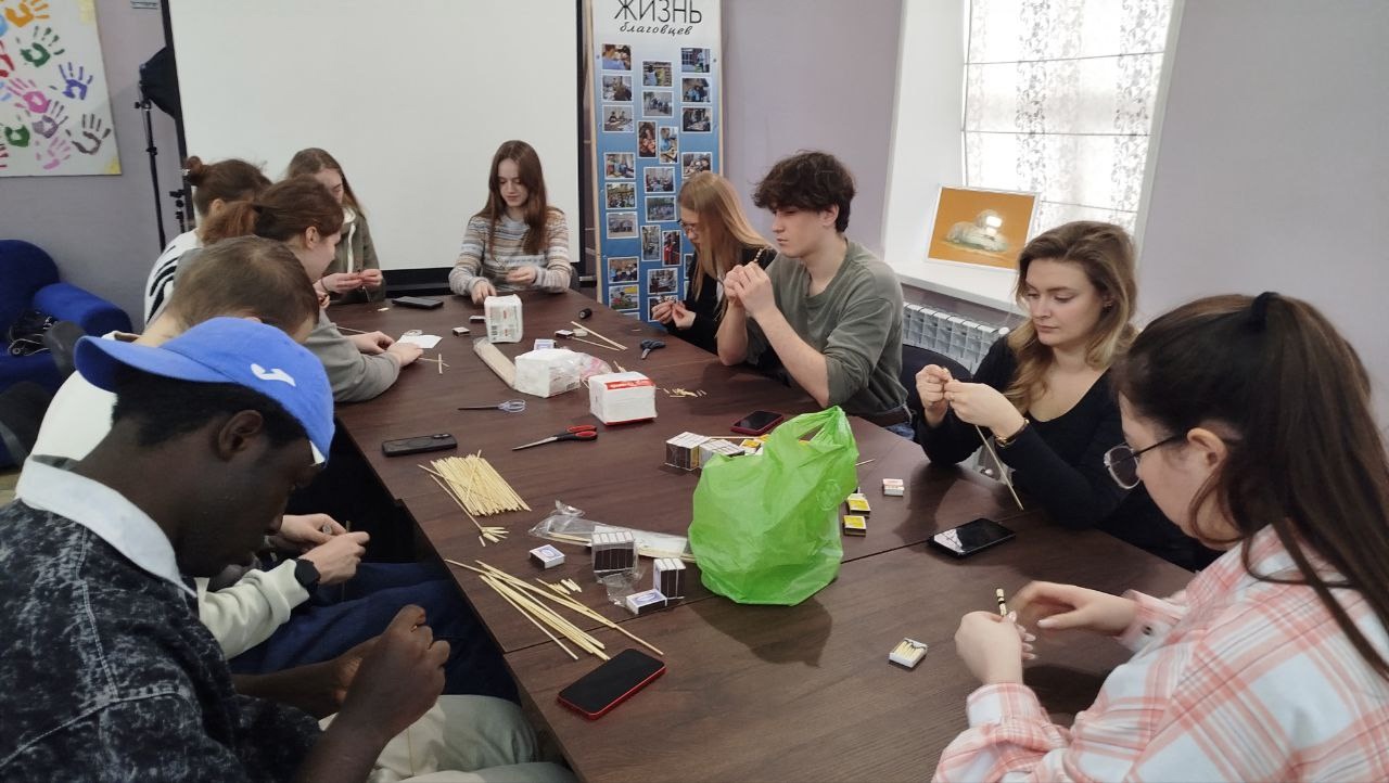 Сотрудники Координационного центра ИвГУ вместе со студентами посетили НКО «Благо»