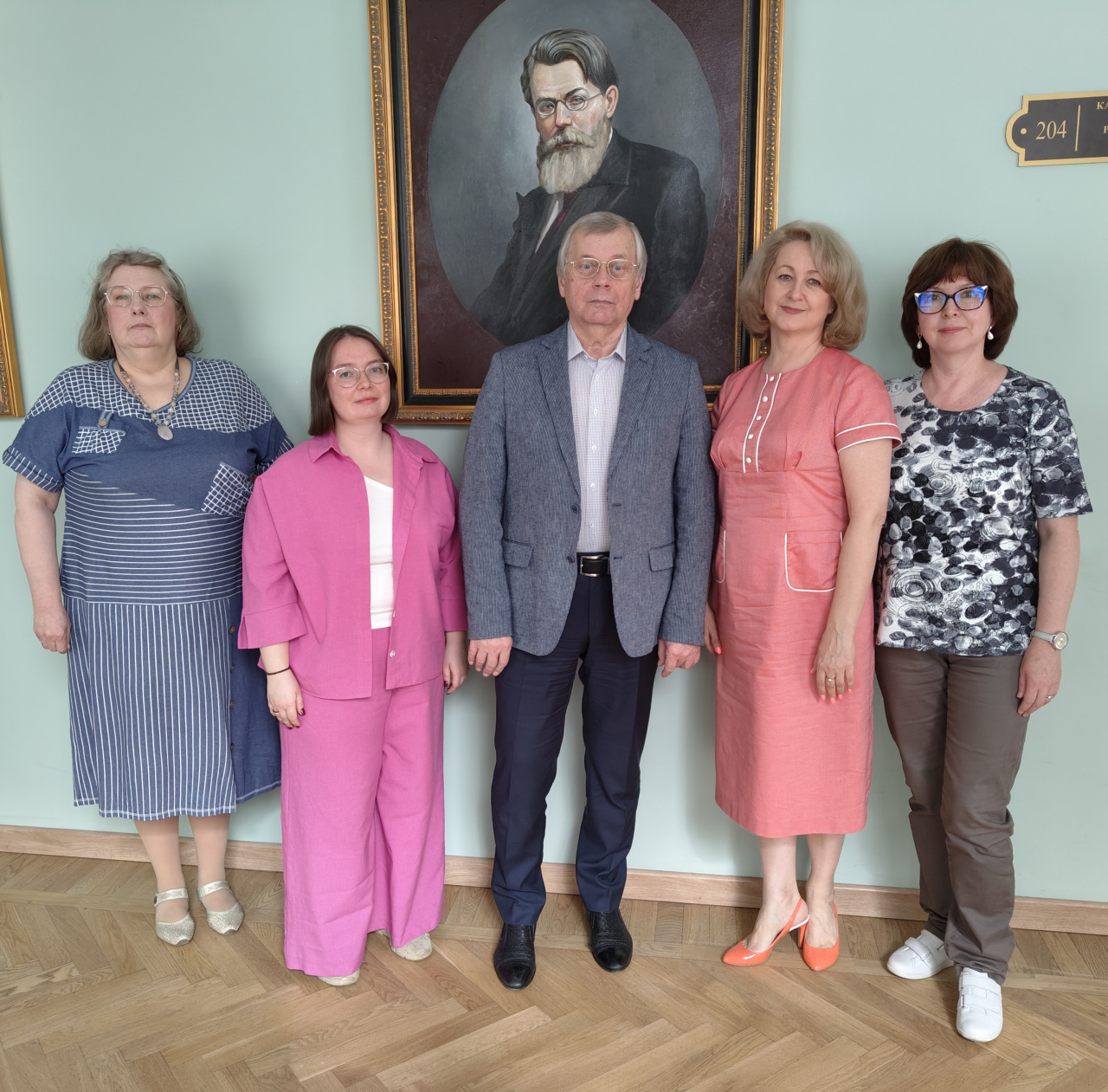 Поздравляем аспиранта кафедры отечественной филологии Квашнину Дарью Сергеевну с успешной защитой кандидатской диссертации!