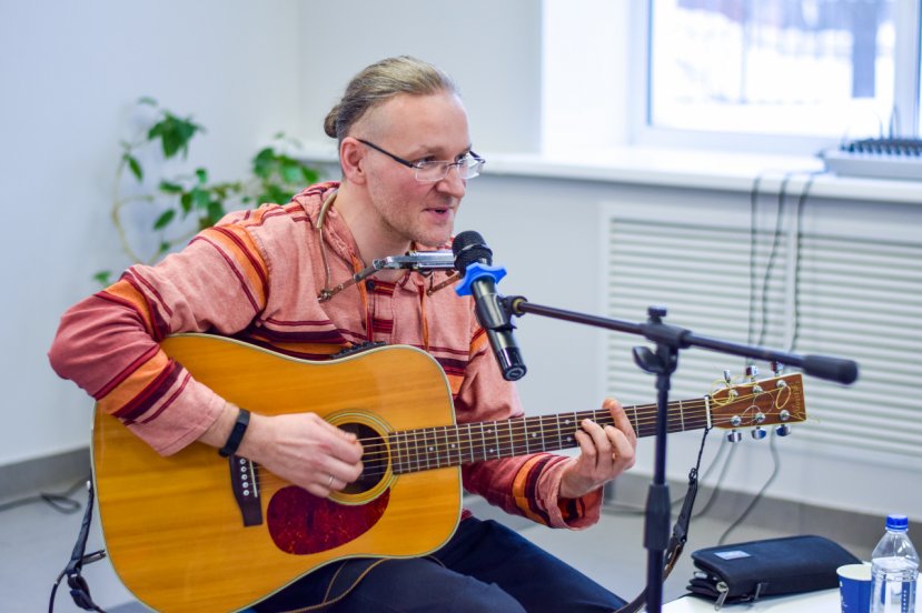 “Dreams of Love and Joy” in the “Laboratory of Meanings”