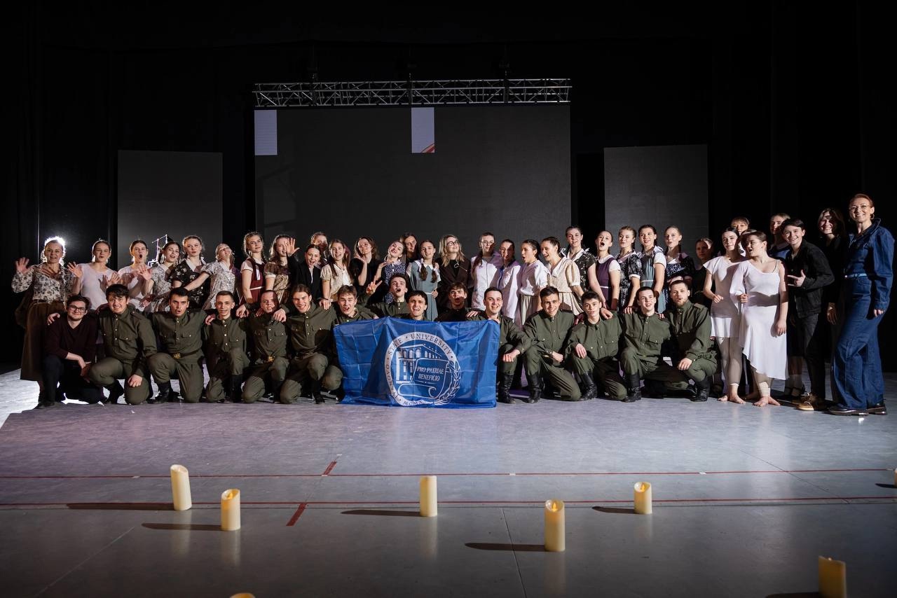 Спектакль «Герои со снимков»